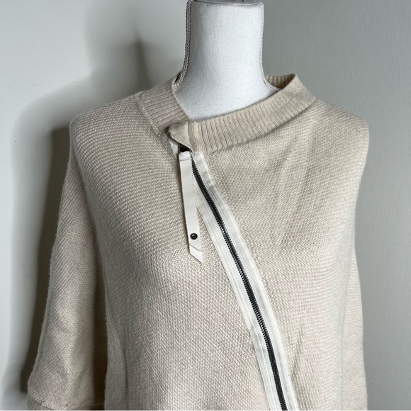 Lululemon On The Go Poncho O/S - Picture 5 of 12